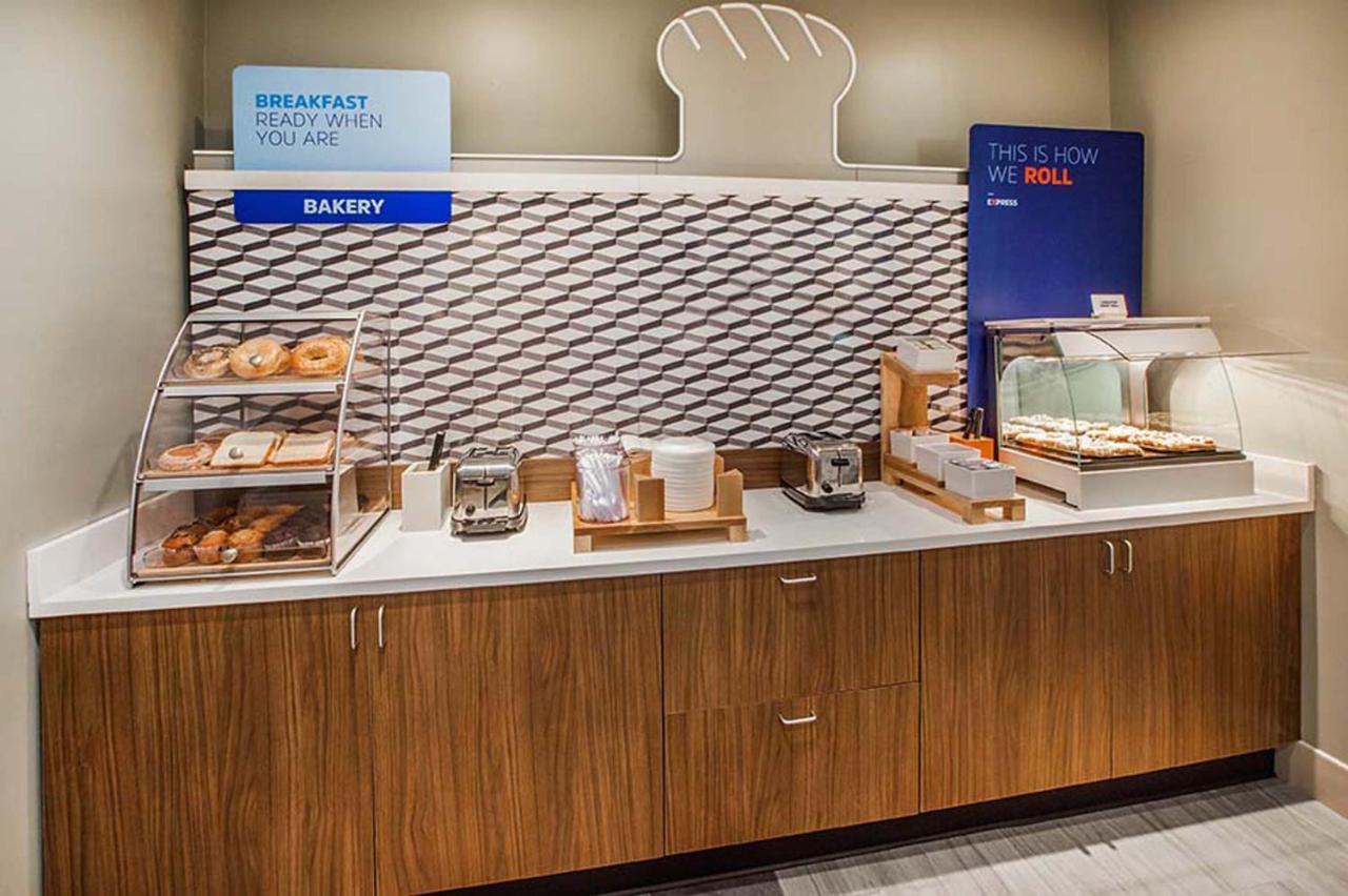 Holiday Inn Express & Suites Greenville-Downtown By Ihg Exteriör bild