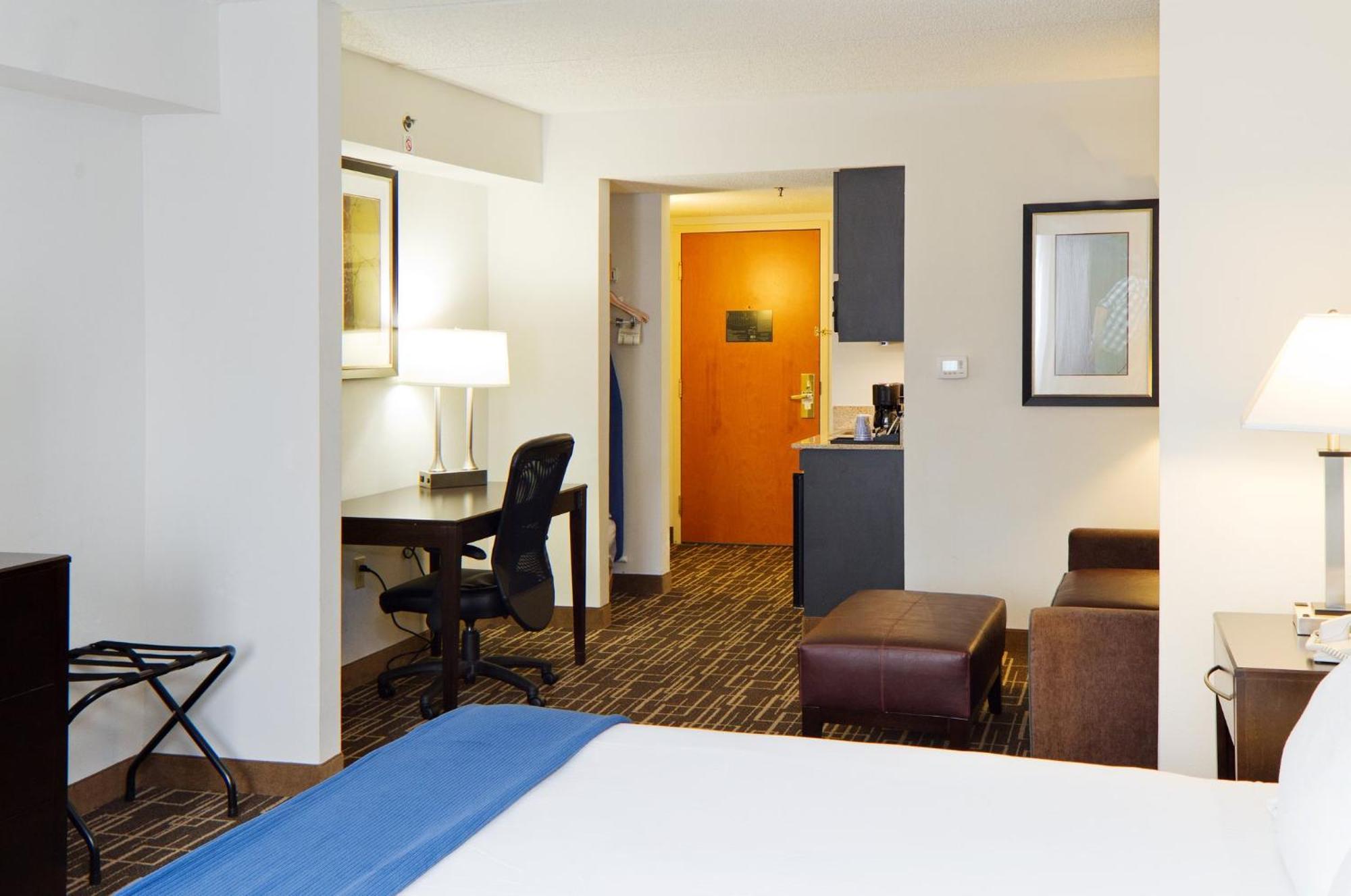 Holiday Inn Express & Suites Greenville-Downtown By Ihg Exteriör bild